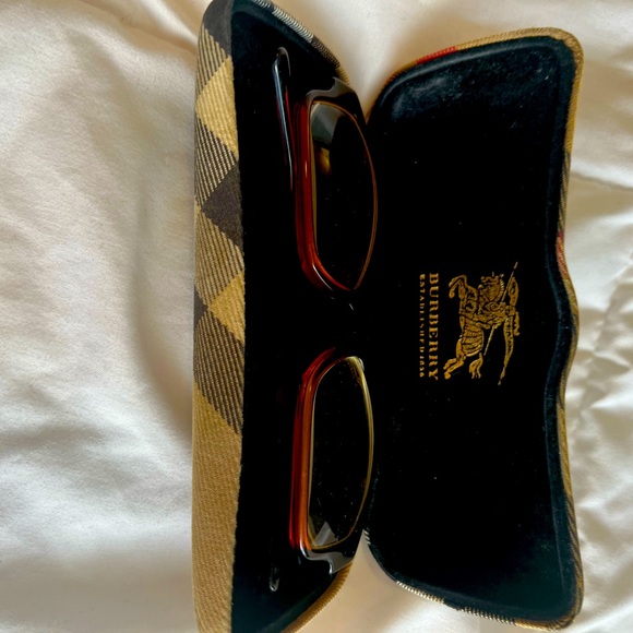 Burberry eye glasses good condition - Picture 2 of 5